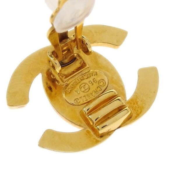 Chanel CC Turnlock Earrings Clip-On Gold Small - Picture 5 of 5